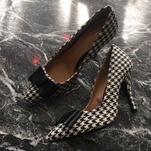 NWOT “Apt.9” Houndstooth Fabric Heels